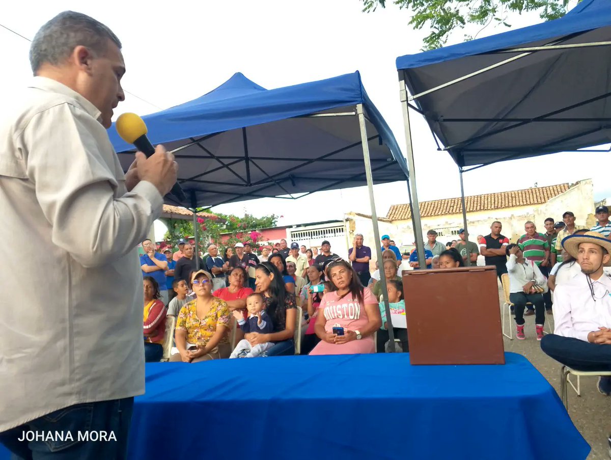 JohanagMora's tweet photo. #09Feb | Inicia el Proceso de Renovación de Consejeros del CLPP en las Parroquias Reyes Vargas y Camacaro. Un Proceso democrático dónde todos somos participes y protagonistas sin distinción de colores políticos, religiosos ni culturales. 
#MunicipioTorres 

Concejal Johana Mora. https://t.co/Q93KdriHRI