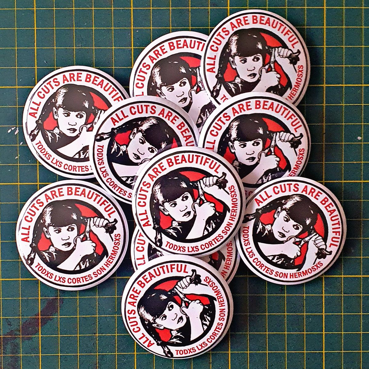 #ALLCUTSAREBEAUTIFUL
#TODXSLXSCORTESSONHERMOSXS
× Versión en Botones × Chueka //