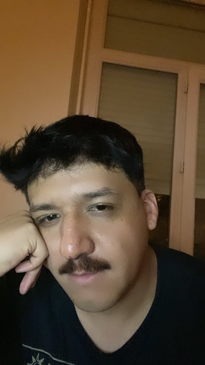 IDpseudo tweet picture