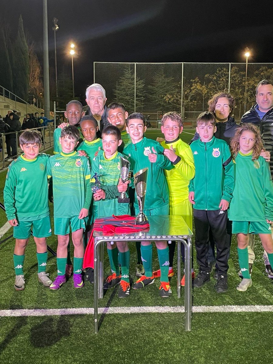 CERDANYOLAFC's tweet photo. ✊🏻💚 No tota la nostra #basecfc ha descansat aquest cap de setmana!
⚽️ El S12 A ha participat al X Torneig Solidari Sant Cugat FC, quedant 2️⃣n classificat després de perdre per penals davant del CF Damm
🤩 El nostre Aliaksei, escollit MVP del Torneig! https://t.co/6d2MhSw49K
