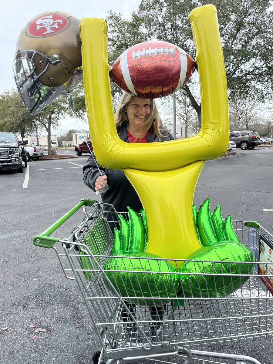 KnoblockStef's tweet photo. Ready for some football https://t.co/n587O0UscV