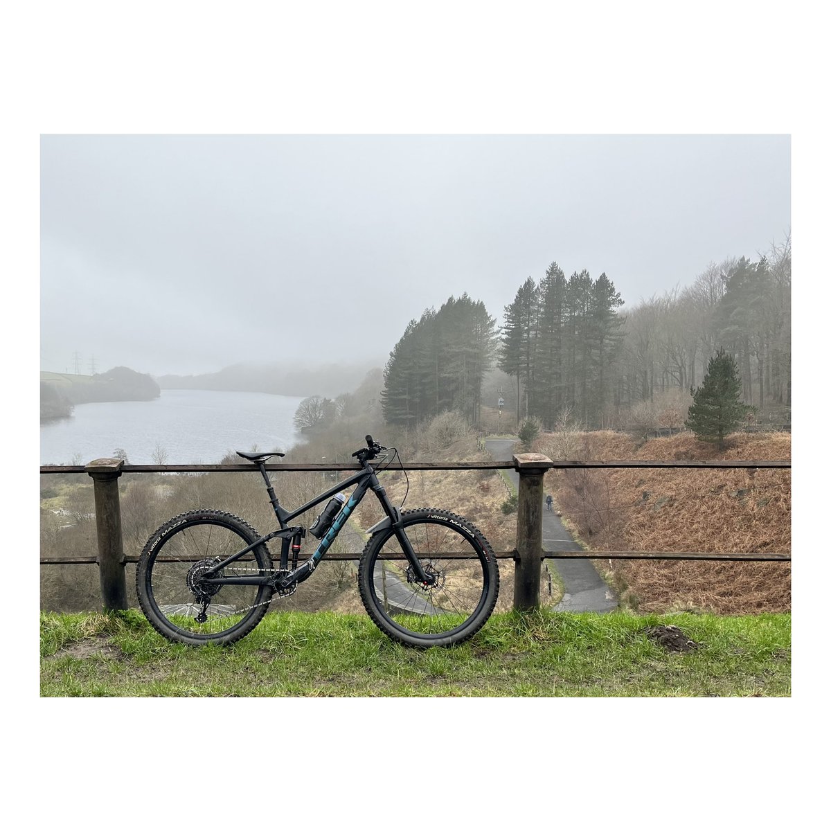 A misty morning ride with @Cheryl_B79 round some local reservoirs. Perfectly timed before the rain and drizzle landed.