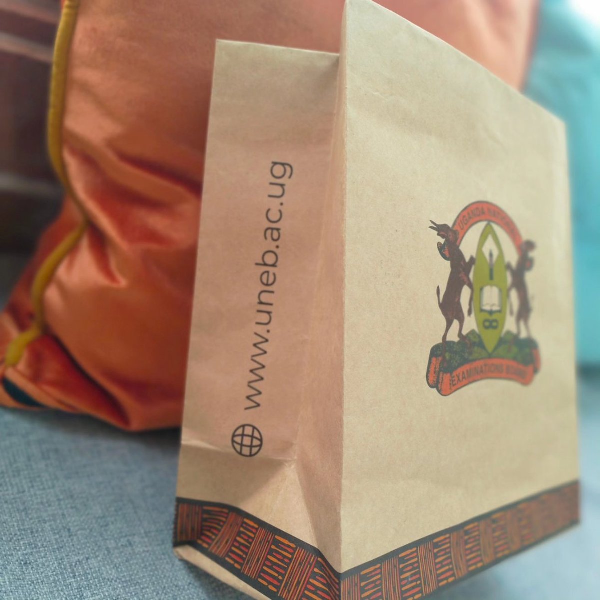 Makhiapackaging's tweet photo. For corporate gift bags from paper, customized and elegant for corporate functions. 
We can meet your expectations 
#gift #giftbag #paperbag #paper #green #gogreen #ecofriendlyproducts #ecofriendly #environment #kampala #Uganda https://t.co/8nggtNgyCF