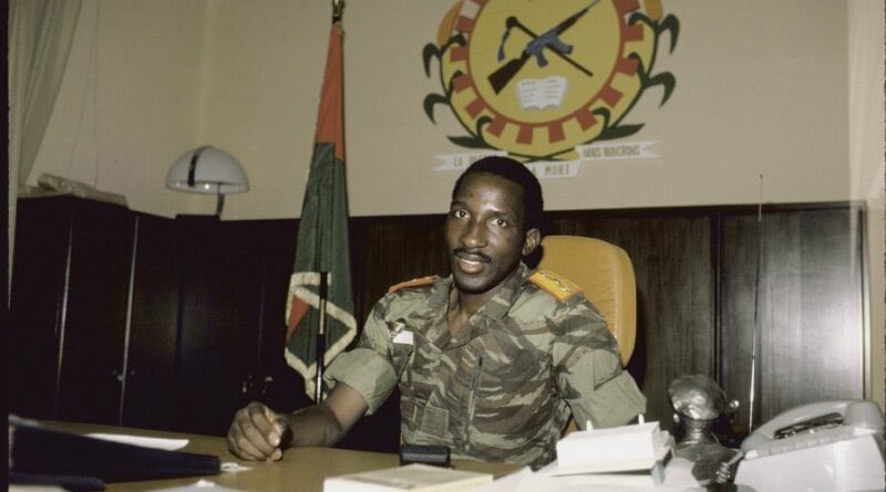 ÇEVİRİ | Biz Devrimimizi İthal Etmedik – Thomas Sankara

Dönüşüm Dergi Kolektifi olarak Thomas Sankara’nın 1984’te L’Humanité dergisine verdiği röportajı sizler için çevirdik.

donusumdergi.net/ceviri-biz-dev…