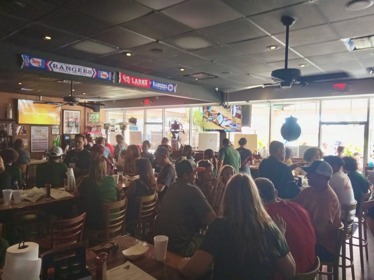 The Seminole community showed out strong for the Regional playoff watch party! 

The Warhawks drew the #2 seed and will face #7 St Pete at Home in the Quarter-Final…Thursday, Feb 15 at 7:00 pm.

Be there as our boys continue to make school history!!