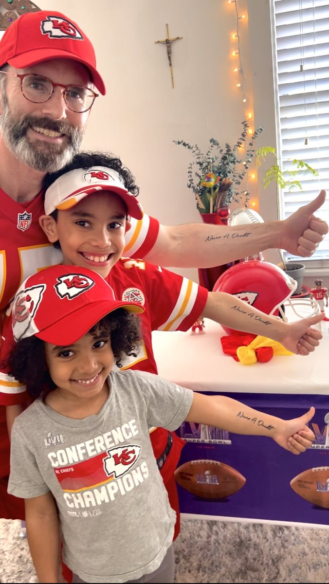JeffWillet's tweet photo. @WhatsWrightShow @FTFonFS1 Thank you @getnickwright for helping us kick off our #SuperBowl party in style! #NeverADoubt #Chiefs #ChiefsKingdom https://t.co/NG61yPo5us