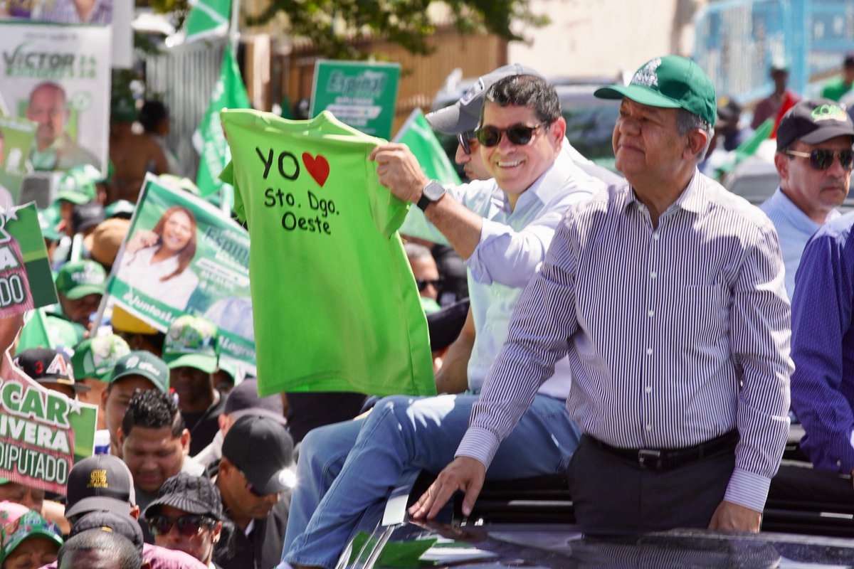 GonzalezJulio0's tweet photo. La unidad hace La Fuerza. Con Aquilino Serrata y Leonel Fernández transformaremos a Santo Domingo Oeste
Acompañanos!.
#FuerzaDelPueblo
#CaravanaFP 
#Vota3 
#SeVan 
@LeonelFernandez 
@FPcomunica https://t.co/TJQ5wPuGa5