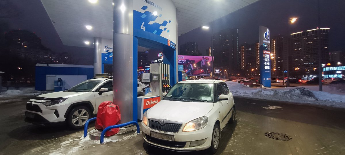 2 потерянных ребенка за день. Ночной патруль. Спасибо всем клиентам АЗС "Газпромнефть", кто делится бонусами в рамках акции gpnbonus.ru/promotions/432
и помогает заправлять автомобили добровольцев «ЛизаАлерт» на выездах! Благодаря Вам люди возвращаются домой!