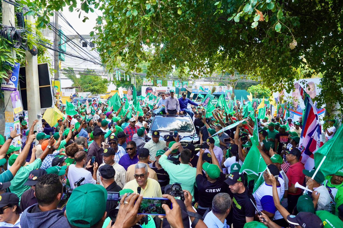 keylaReyna04's tweet photo. El desbordamiento que hubo de los pueblistas de la #FuerzaDelPueblo en el Muncipio de Santo Domingo Oeste es sin duda lo que aproxima este 18 de febrero que es una Ola de votos Verde a favor de #AquilinoSerrataAlcalde 

#Vota3 para que vuelva el progreso y con @leonelfernandez #VolvamosPaLante

#CandidatosFP
#CaravanaFP
#LeonelFernandez
#ComiteDeCampañaFP