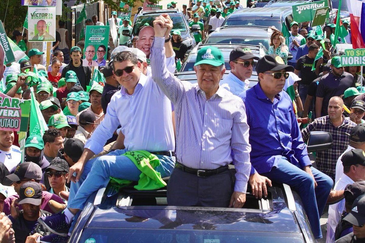 GonzalezJulio0's tweet photo. La Fuerza del Pueblo representa la única vía para convertir a Santo Domingo Oeste como referente. Hoy Leonel Fernández y Aquilino Serrata en MARCHA #CaravanaFP
#FuerzaDelPueblo
#Vota3 
#SeVan 
@LeonelFernandez @SerrataAquilino
@FPcomunica https://t.co/smex4luInA