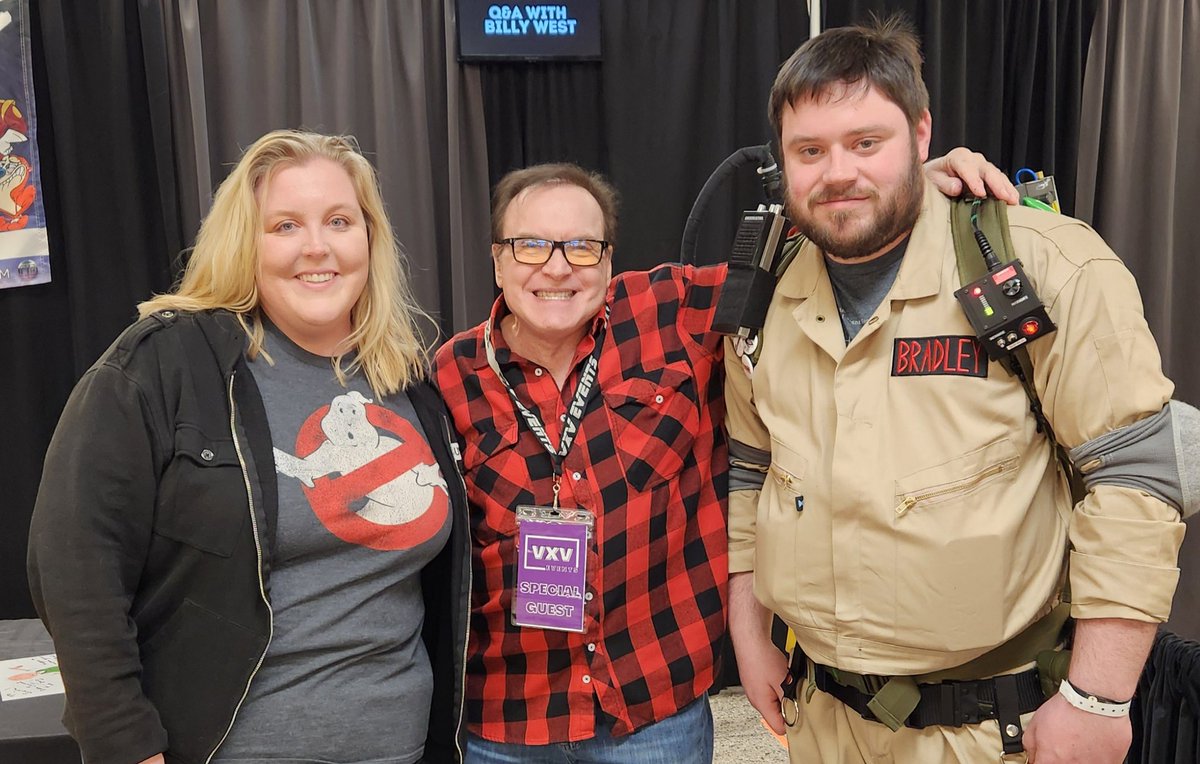 chaocolorstudio's tweet photo. Me &amp; and Hubby went to our first #ComicCon and met Scott Innes &amp; Billy West!!! Absolutely 💯 sweeties! ♥️ https://t.co/VhbhjGW6Rr