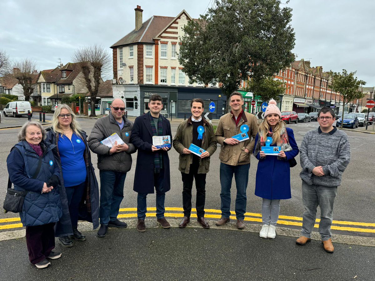 Great to be out with @SERCA_Tories this morning! The message in Thorpe ward was clear - lots of support for @GavChambers2 and the @Conservatives local plan to fix the Council’s finances
