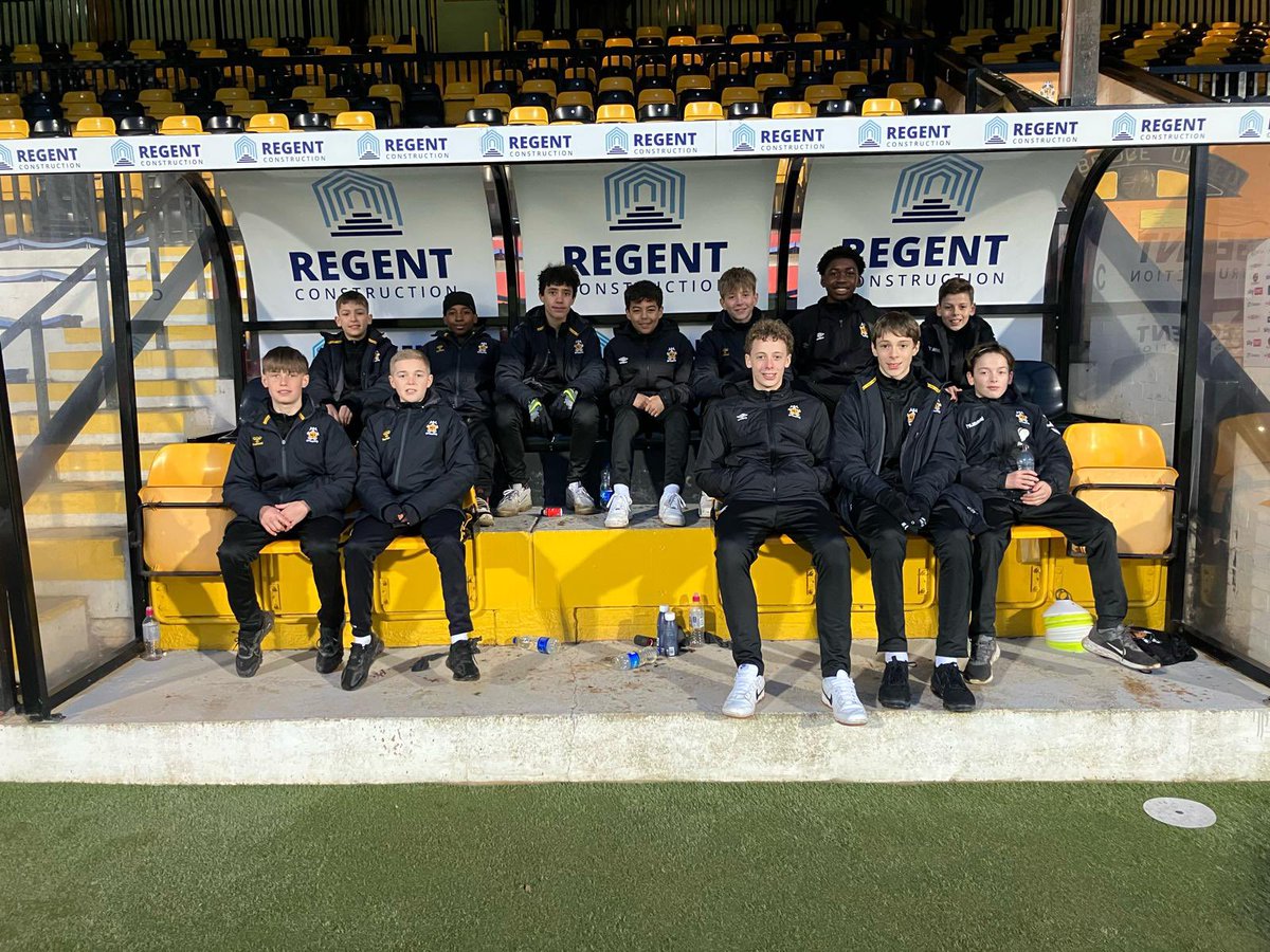 Our U13s were on ball boy duty on Saturday at the Abbey 💛🖤