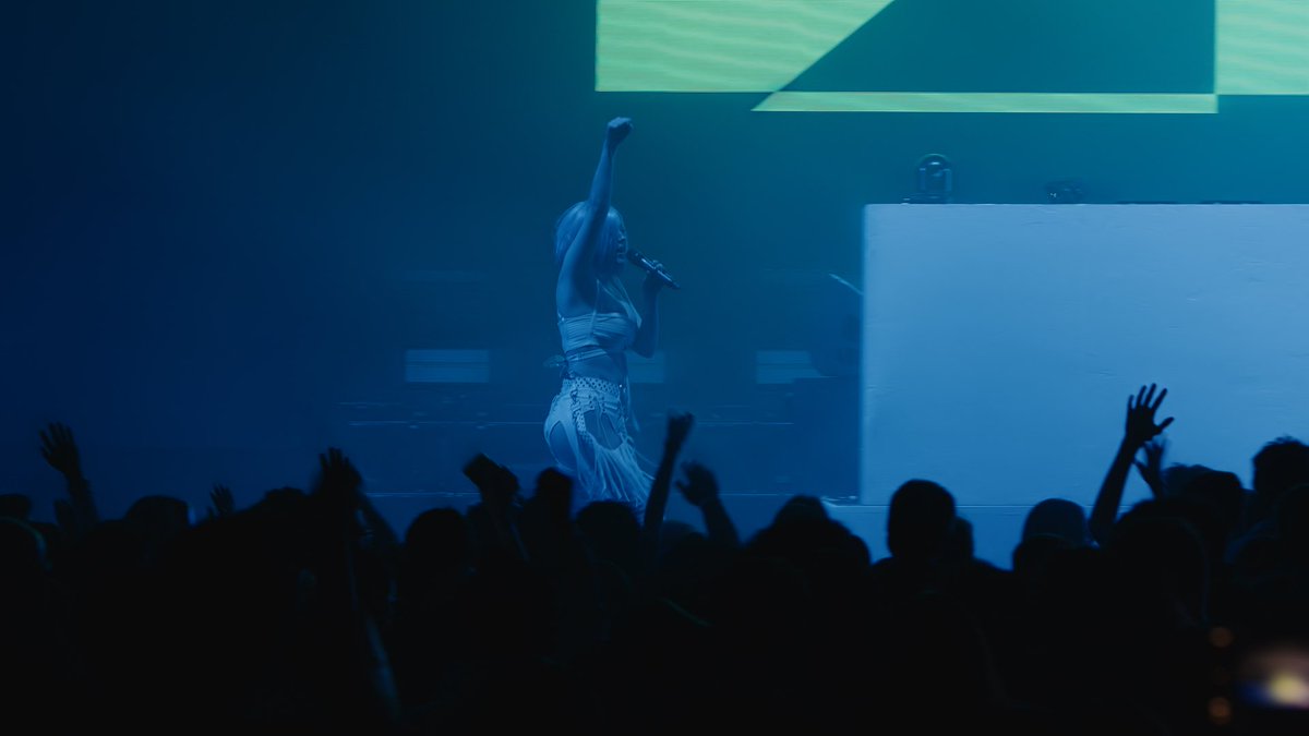 Magical night 🥺 opening for @LFrequencies at @thepalladium 🖤🙏 Tysm for having me and being so welcoming 🙏🖤