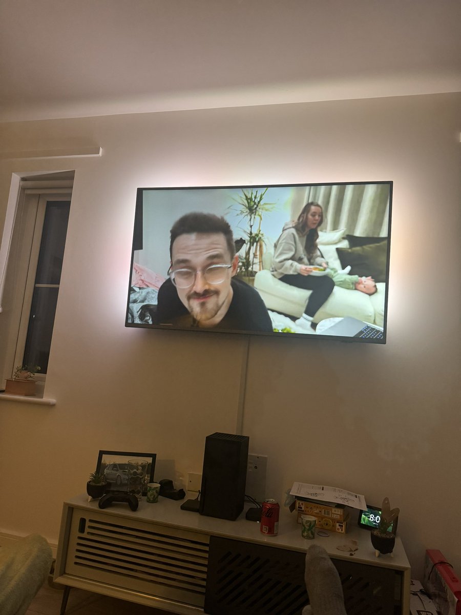 Dazmataz7's tweet photo. @Syndicate your mush is on our telly! https://t.co/1KmYa6viOZ