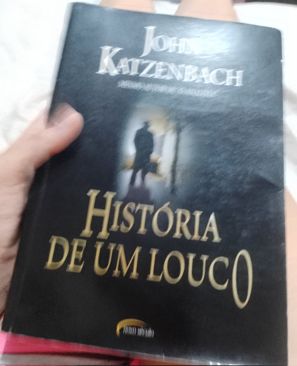 onhastudybe's tweet image. como vcs leitores limpam livros velhos? ganhei esse em péssimo estado, consegui tirar as manchas da página, mas preciso de dicas pra limpar a capa