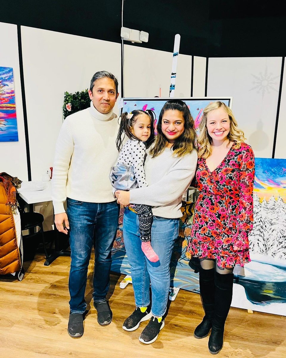 Andrea_Khanjin's tweet photo. #ColoursOfCourage: A Cancer Survivor Journey marked #WorldCancerDay @BloomBistro, featuring #ArtbyAlexandraGronfors, an award-winning artist, Stage 4 cancer survivor.

Part of the proceeds will benefit @RVHFoundation.

Thank you #TeamKhanjin member Kat for attending on my behalf. https://t.co/XJIYfBpxBo