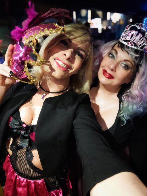 Che notte!  Ci siamo divertiti tantissimo! 😍 In foto, il nostro staff.  #carnevale #party #divertimento<a href="/tag/party"class="tags"><span>#party</span></a><a href="/tag/divertimento"class="tags"><span>#divertimento</span></a><a href="/tag/carnevale"class="tags"><span>#carnevale</span></a>