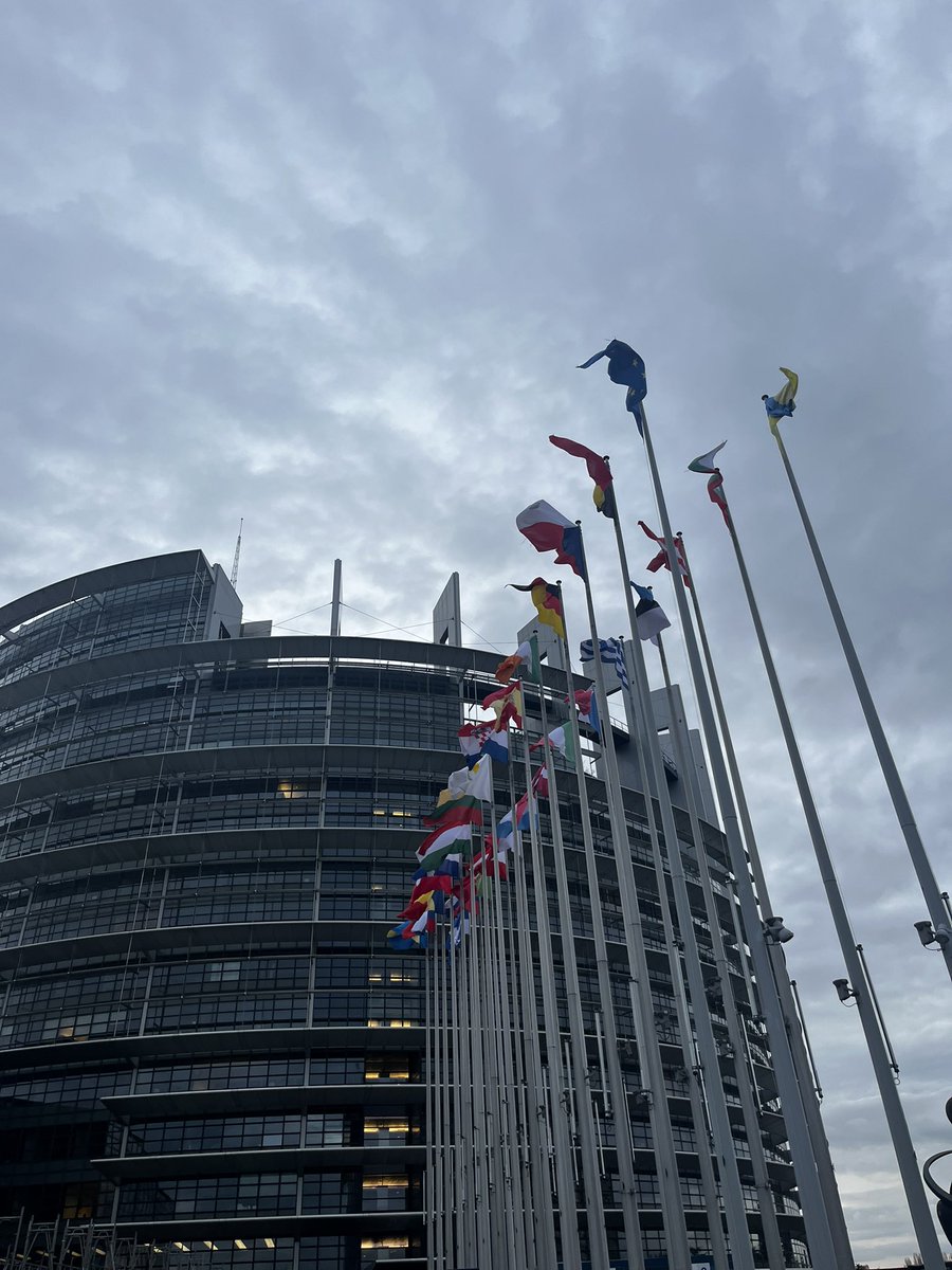 [WEAS]

Nous étions ce we présent.es au WEAS de l’<a href="/ANESTAPS/">ANESTAPS</a> à Strasbourg.
La voix de la jeunesse mise à l’honneur dans le Grand Oral, visite du Parlement Européen, formations, CA…

Les élu.es du réseau ANESTAPS portent la voix des étudiants🤝🇪🇺