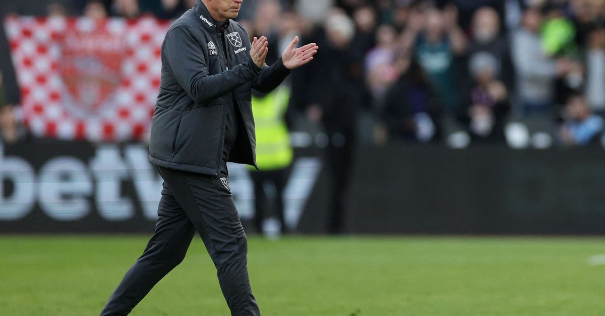 Manager Moyes at a loss to explain West Ham's capitulation