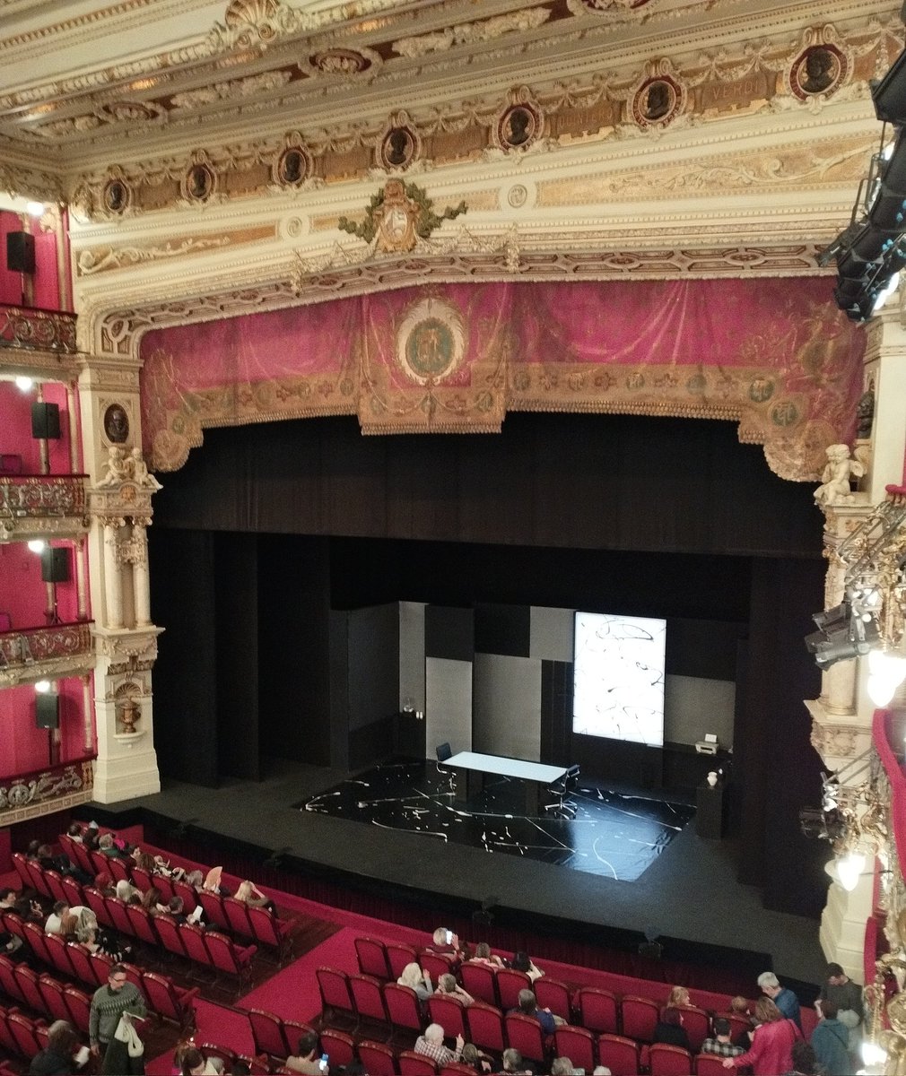AsunMerineroS's tweet photo. Una de esas obras que te hacen pasar de la risa a un nudo en el estómago. Magníficas interpretaciones de @candela_penya y @castropilar en #Contracciones que ha estado en @Teatro_Arriaga de #Bilbao este fin de semana
Nos resulta tan cercano lo que narran...
Eskerrik asko
#Teatro https://t.co/4qAWcGYuwl
