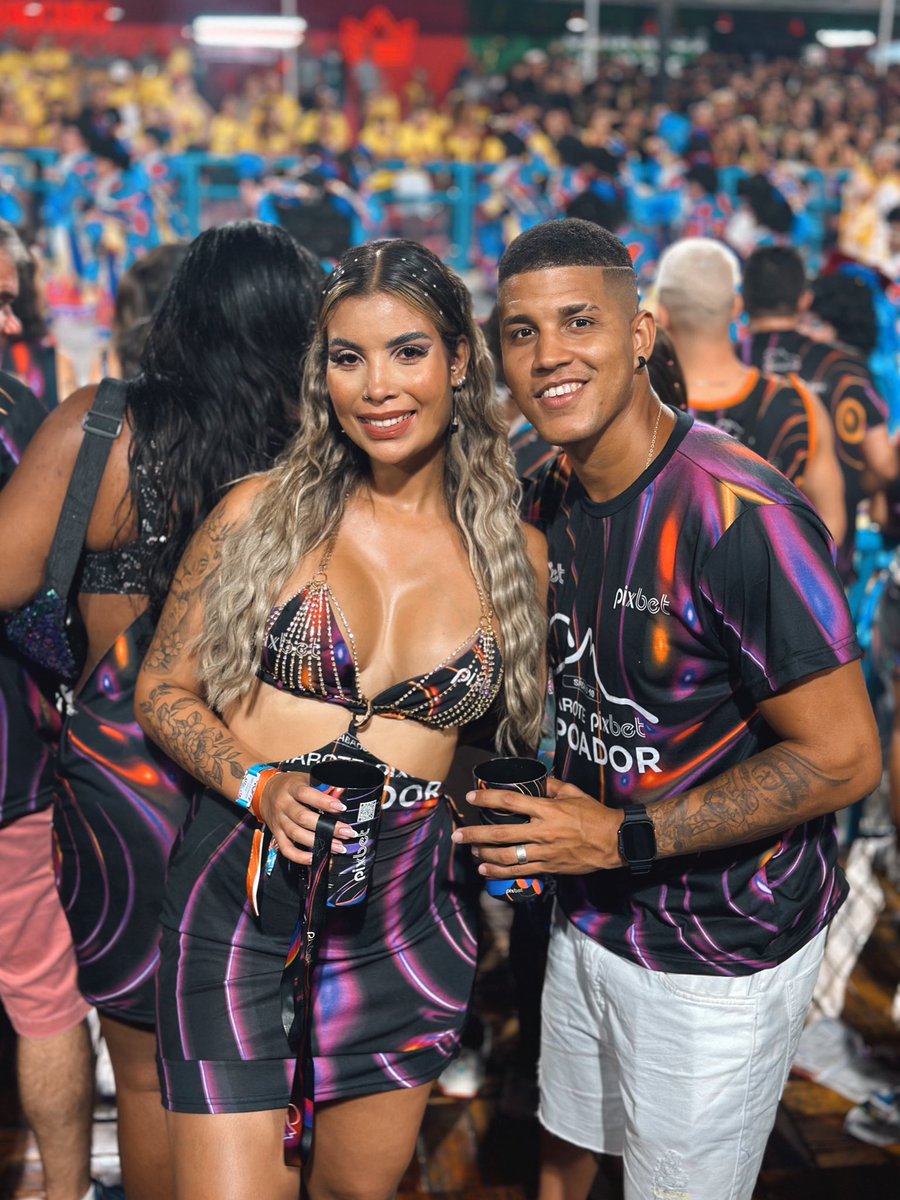 badytucker's tweet photo. Nosso carnaval 🎉🎊❤️ @rafabarbosaaaaa https://t.co/PaqayL9uuG