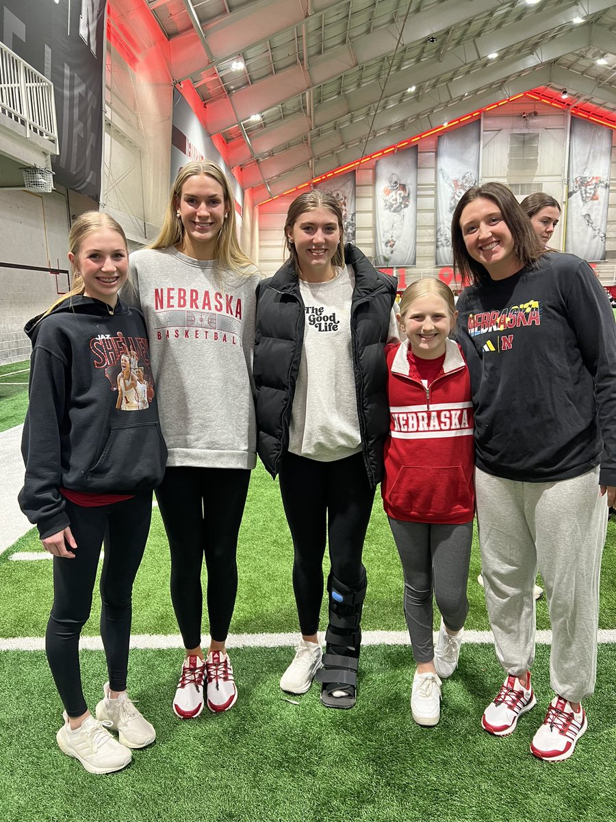 mmechell03's tweet image. This family loves these Husker Women! They play with so much heart, drive, and never give up!!! Way to go @HuskerWBB @JazShelley @callinh14 Congrats Coach Williams! Enjoy every minute of your victory! You deserve it! @00jonboy