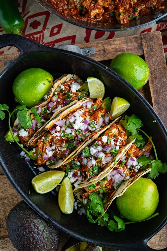 ann_ann886's tweet photo. Quick, easy and tasty skillet chicken tinga tacos! https://t.co/wmXFY9ItRy