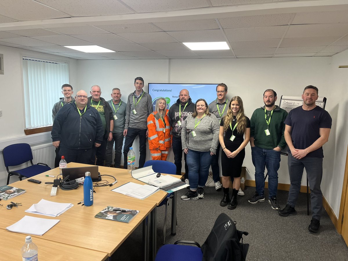 Another 12 new @MHFAEngland first aiders at @StoryContractng in Hamilton Scotland . That’s 26 in 2 weeks. A brilliant group of people that are passionate about making a difference in their workplace and community 👌🏻👌🏻 Myself and @veeno64 had a blast…thank you @stateofmindsprt