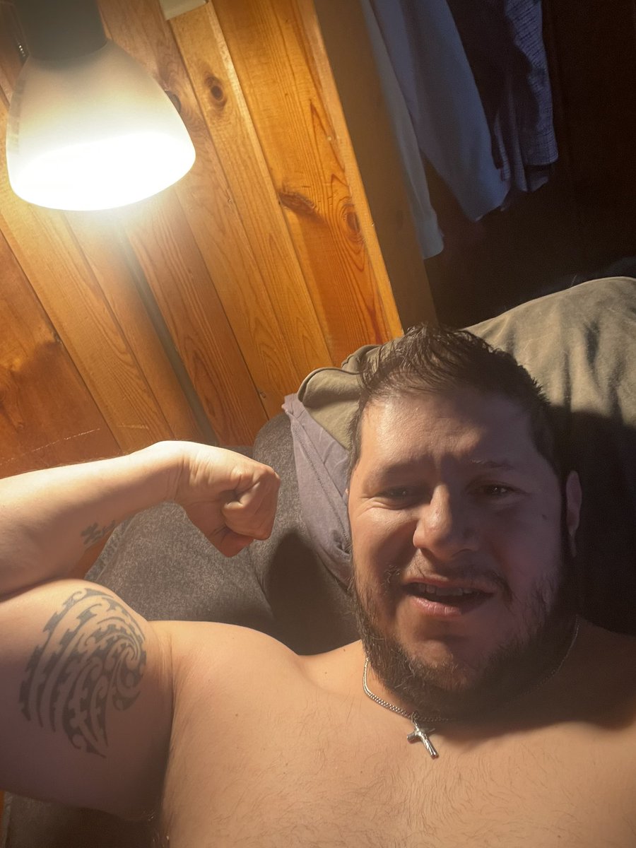 gymnerd84's tweet photo. Mirin the gains. Need more. So much more 

#obsessed #musclegrowth #muscle #bicep #flex #gains #mirin https://t.co/adoKaI5imP