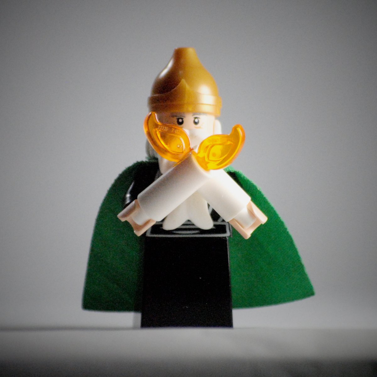 HeavenlyBricks's tweet photo. February 11 is the #Orthodox feast day of St. Blaise, patron saint of throats, physicians, and woolworkers.  February 3, is his Western feast day and blessing of the throats in the #Catholic church, using the candles blessed at Candlemas

https://t.co/rdWiYcxDH3

#legohagiography https://t.co/b04gge39RZ