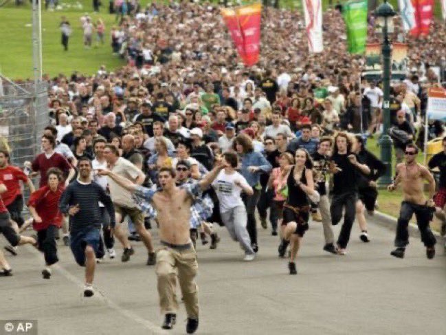 Whose death can make Ugandans celebrate lyk this???????