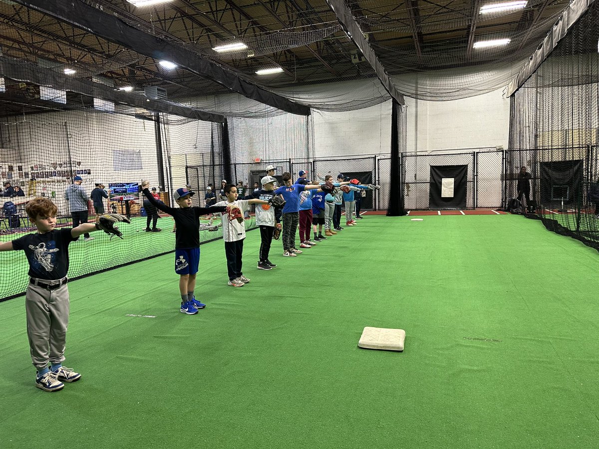 Great 1st week of the @WilmingtonLitt1 baseball clinic at @NoreastersBall today. Proud to watch @WHS_Baseball978 players giving back to their community. @Wilmington_AD #rollcats