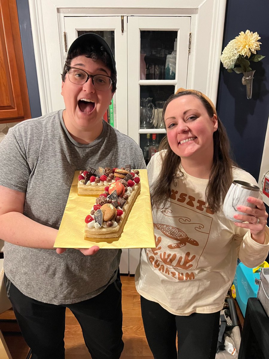 ATWWDpodcast's tweet photo. Happy 7th Podcast Birthday to us!! 🎉 ❤️

We want to say a big THANK YOU to all our wonderful listeners and supporters, whether you’ve just started or have been with us since the beginning we love each and every one of you! 💕 Cheers to many more episodes 👻🥤🍷💀 https://t.co/dERpGmiId8