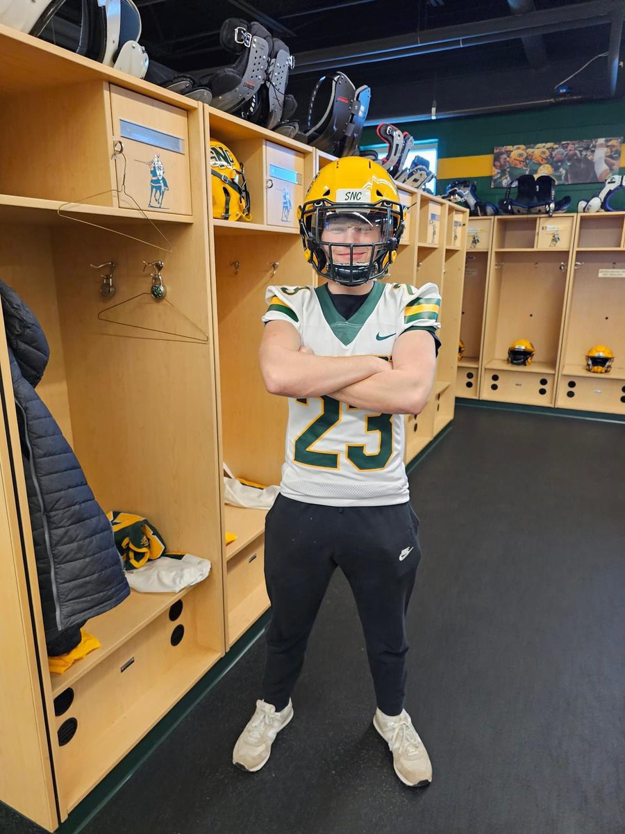 Burdett2Anthony's tweet photo. Had an amazing visit and talk with the coach’s @SNCfootball and i’m honored to say I’ve been presented with my 2nd offer! https://t.co/17lBfO3PXb