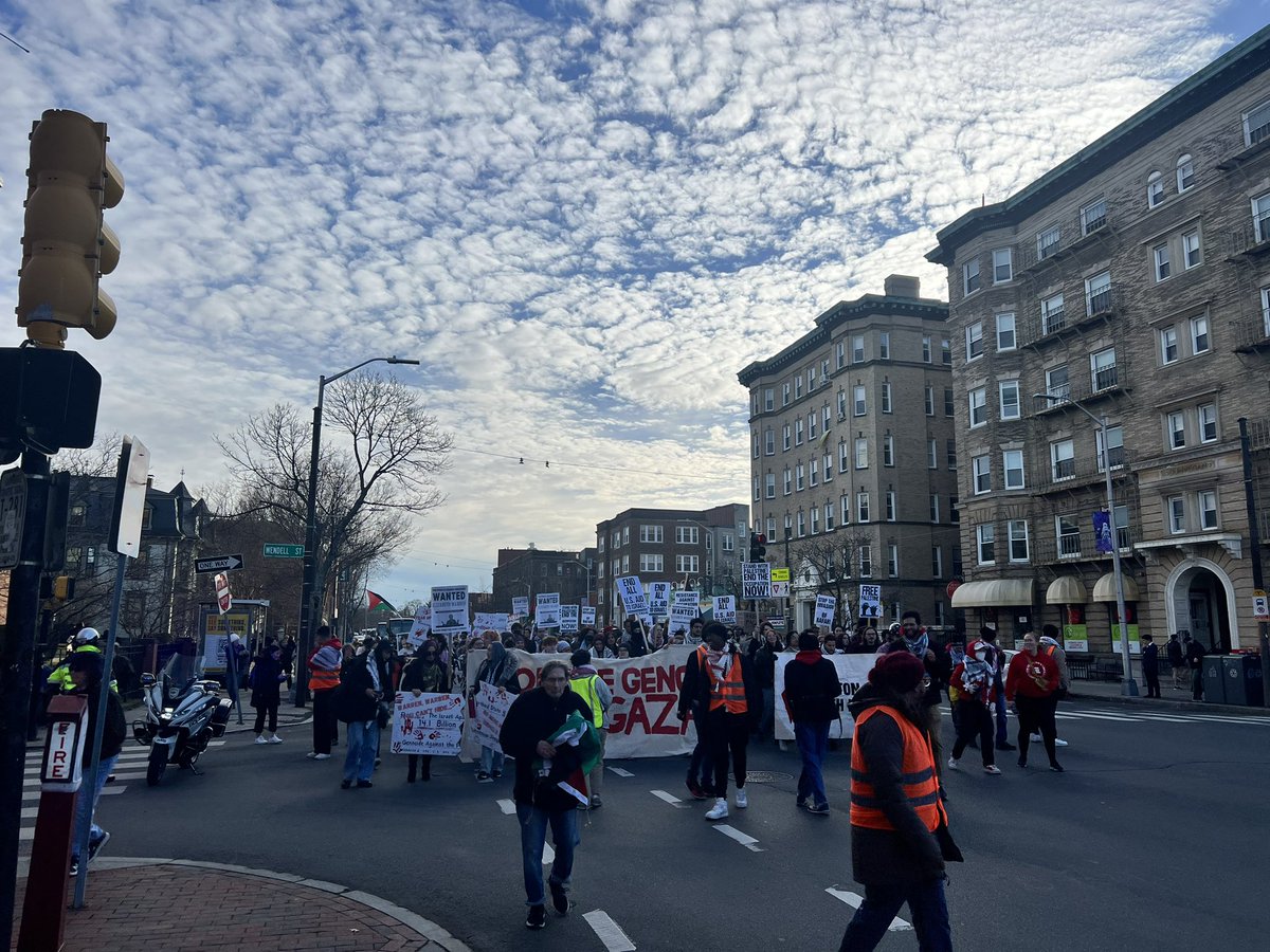 Pro-Palestinian protestors are currently marching down Mass. Ave. Story to come @thecrimson w/ @mnamponsah