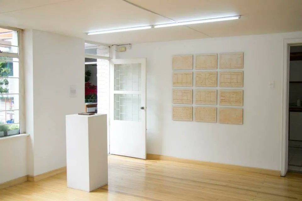 saloncomunal's tweet photo. Impresión la tercera exposición en @salon_comunal año 2013.
Participaron los artistas: Giovanni Vargas, Caroline Peña Bray, Jairo Llano y Esteban Peña.
Curaduría: Bernardo Montoya 

#memorias #gsc10años #impresión #GaleriasColombianas https://t.co/fJhwa0BOTd