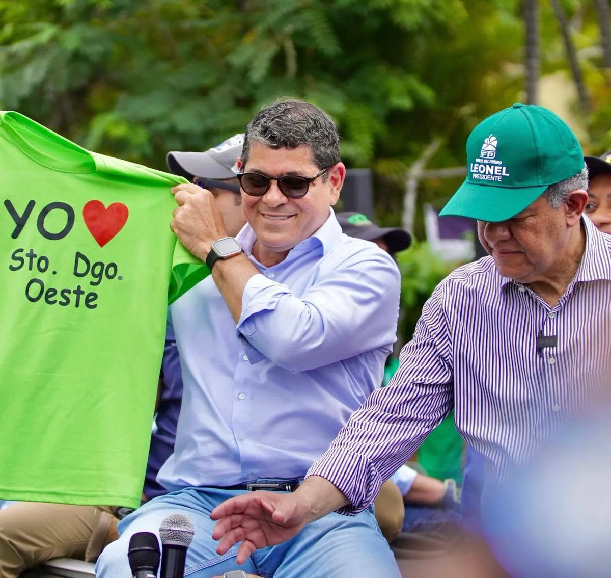 MIRA_LF2020's tweet photo. Santo Domingo Oeste está en buenas manos con Aquilino Serrata. ¡Vamos hacia un futuro prometedor! 
Juntos por un municipio nuevo. ☀️💚

#AquilinoSerrataAlcalde #JuntosPorUnMunicipioNuevo
#FuerzaDelPueblo
#CaravanaFP https://t.co/azJdbIm7Jw