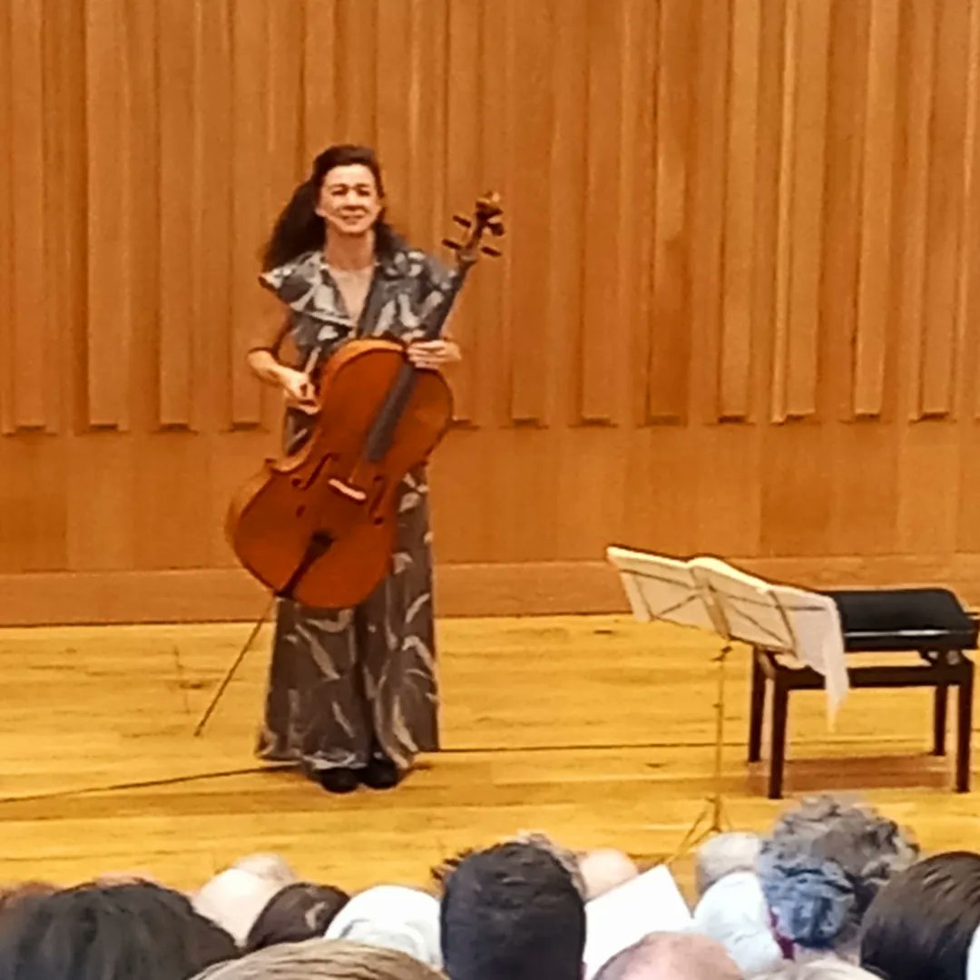 Slowly building audiences for 18 months now, I'm delighted that our @TrinityOxford recital series is finally selling out! And deservedly so for the wonderful @natalieclein earlier today with a stunning programme of Bach & Kodaly. Book early for future #EventsAtTrinity !