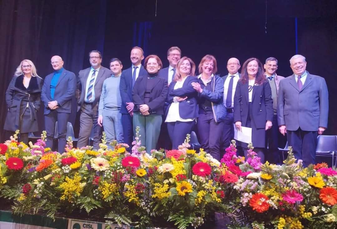 fabiocmancino's tweet photo. 𝙏𝙖𝙧𝙖𝙣𝙩𝙤,𝙏𝙚𝙖𝙩𝙧𝙤𝙏𝘼𝙍𝙀𝙉𝙏𝙐𝙈 
𝙂𝙞𝙤𝙧𝙣𝙖𝙩𝙖 @cislscuola 𝙘𝙤𝙣𝙩𝙧𝙤 𝙗𝙪𝙡𝙡𝙞𝙨𝙢𝙤 𝙚 𝙫𝙞𝙤𝙡𝙚𝙣𝙯𝙖
@CislNazionale  @IvanaBarbacci @robertocalienno @CislPuglia @CastellucciAnto @CISLSCUOLATABR_ @CislTaBr @cisl_scuolapug https://t.co/Nd8zXlLCMz
