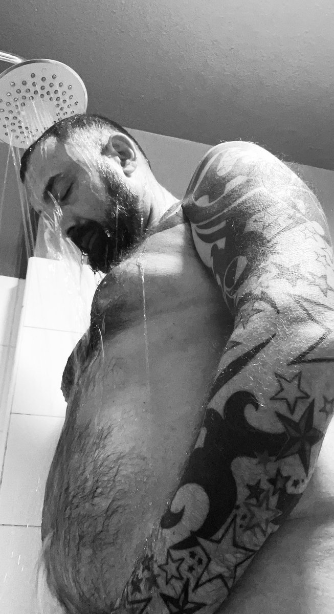 Frenchbear3's tweet photo. End of the week-end https://t.co/V8cBsXUIxo