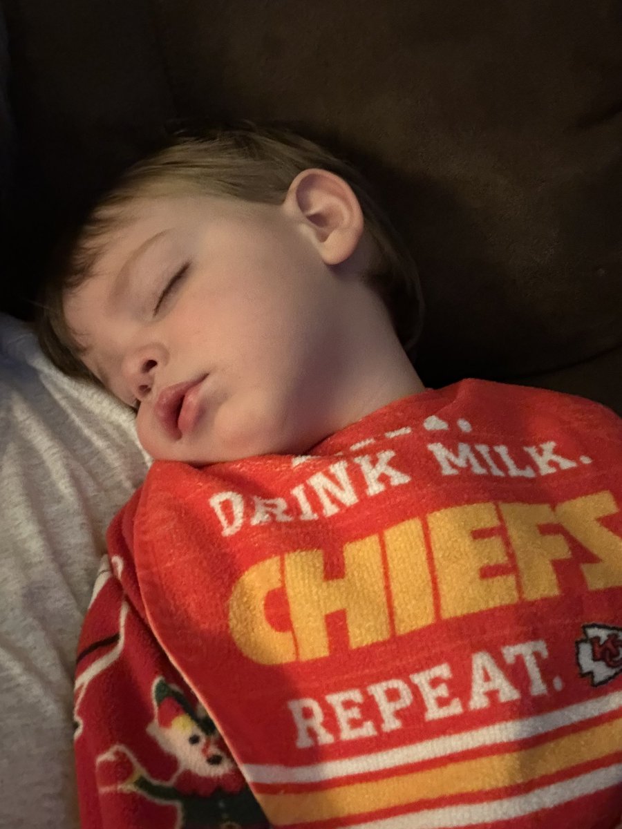 amymjeffers's tweet photo. @reba your sweet voice put my precious  grandson to sleep after a long day with no nap. https://t.co/T8ZEwgly1h