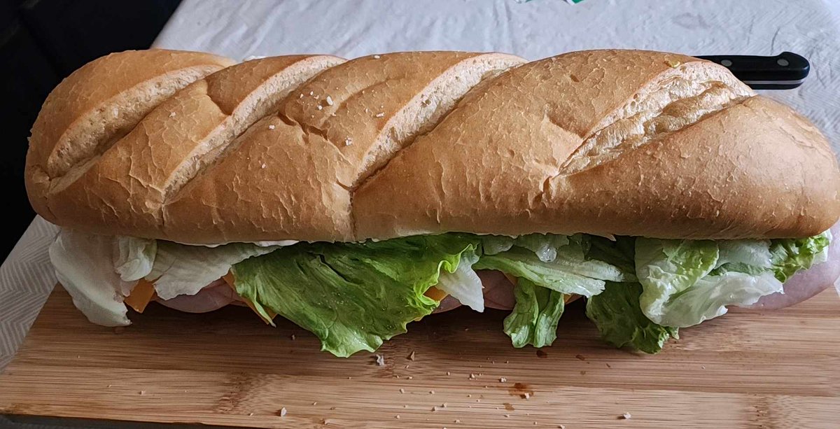 willikitty1979's tweet photo. Superbowl Sandwich! https://t.co/WMTOyQRrzU