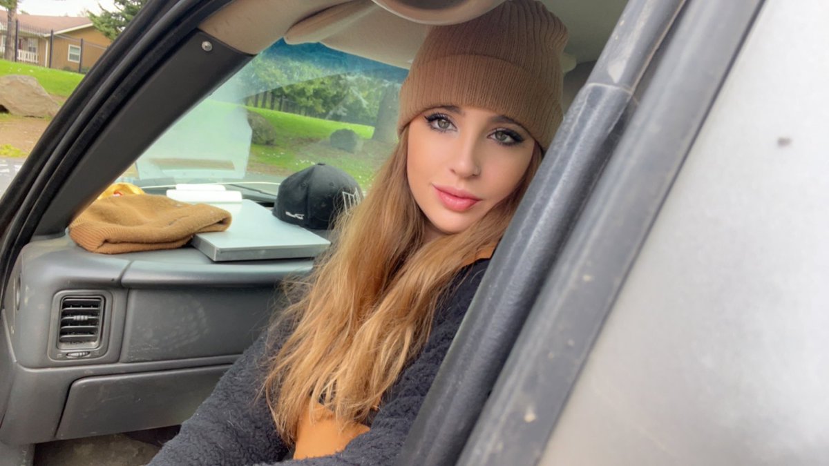 littlesquidsyd's tweet photo. forever a passenger princess 😂🥰 https://t.co/ih9sFRD0RB