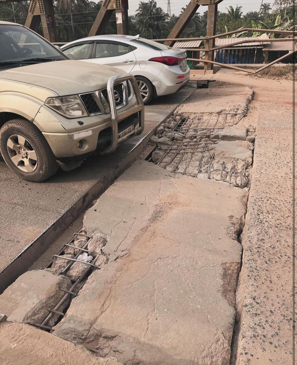 mr_bawuah_21's tweet image. It is imperative that the Minister for Roads and Highways (Honorable Kwasi Amoako Atta) promptly address and rectify the deteriorating bridge in Ewusiejo, a Takoradi suburb, in order to prevent potential accidents for both motorists and pedestrians...