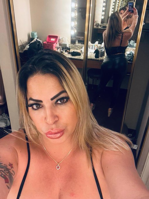 You Ready for call me??? https://t.co/G90uGShf6x 🔥😈 https://t.co/nojnI4CCDq