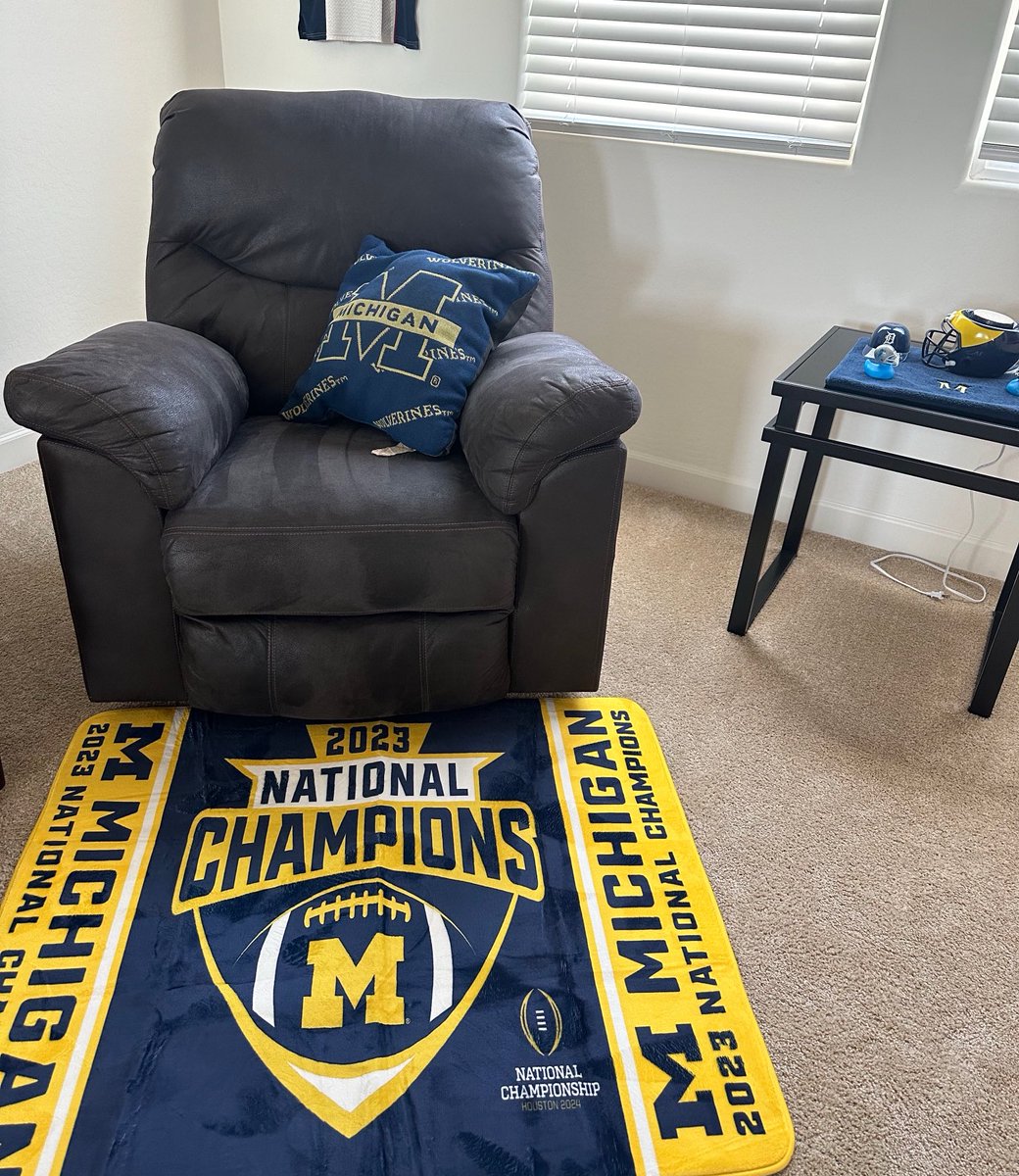 Rug finally arrived. Love it.💙💛 #GoBlue #NationalChampions