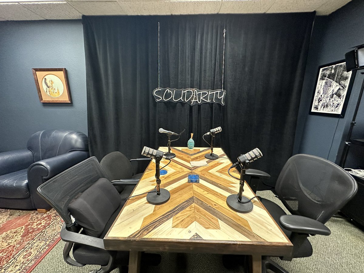 OrganizingMnstr's tweet image. Studio coming along. @UnionOrBustPod @yourunionbro #solidarity #labormovement