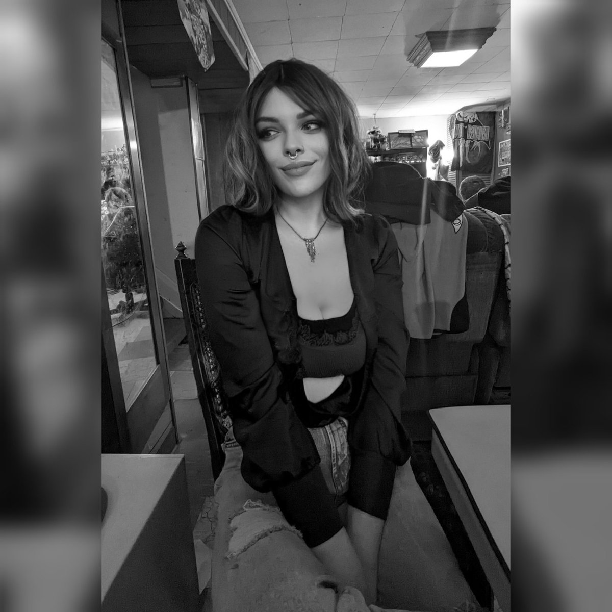 SaraSquish's tweet photo. ✨✨✨

#twitter #insta #likes #quotes #tiktok #trending  #aesthetic #tumblr #socialmedia https://t.co/Tr18TE7Awo