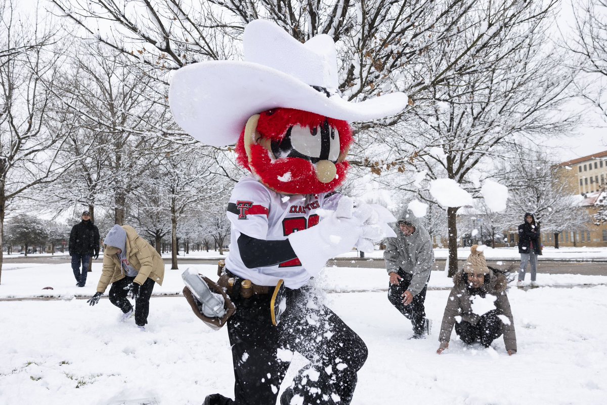 TexasTech's tweet photo. Sunday Funday ☃️ https://t.co/Kl0rjeLbcy